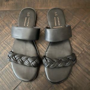 Women’s size 7 LC Lauren Conrad black slip on memory foam sandals